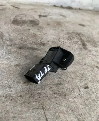 Volkswagen Jetta VI Air pressure sensor 0261230235