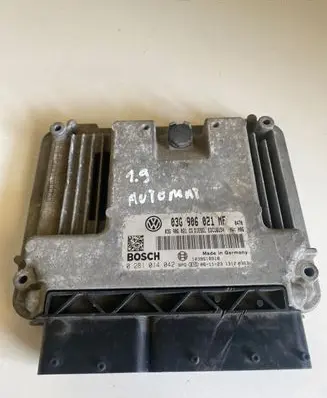 Volkswagen Touran I Engine control unit/module 03G906021MF 03G906021CG 81014042