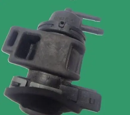 Renault Megane III Turbo solenoid valve 8200575400