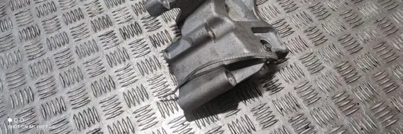 Volvo V60 Engine mounting bracket 31401633