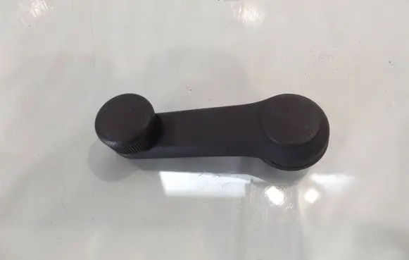 Hyundai i30 Rear door window winding handle