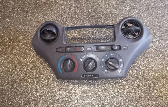 Toyota Yaris Climate control unit 758268701B