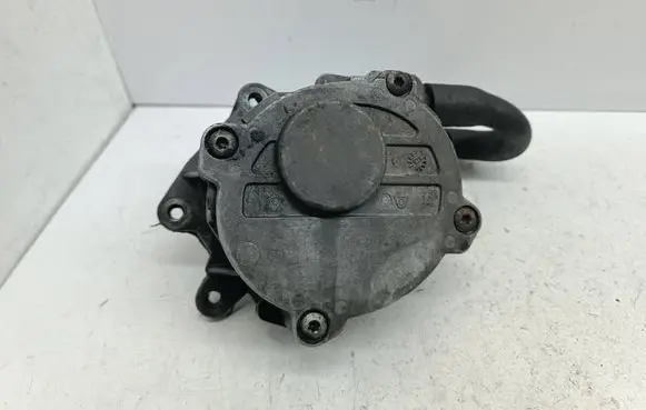 Jeep Grand Cherokee (WK) Vacuum pump A6422300165 6422300165