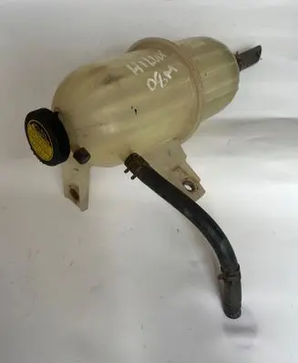 Toyota Hilux (AN10, AN20, AN30) Coolant expansion tank/reservoir