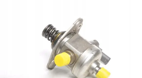 BMW M4 F82 F83 Fuel injection high pressure pump 0261520255 7847204