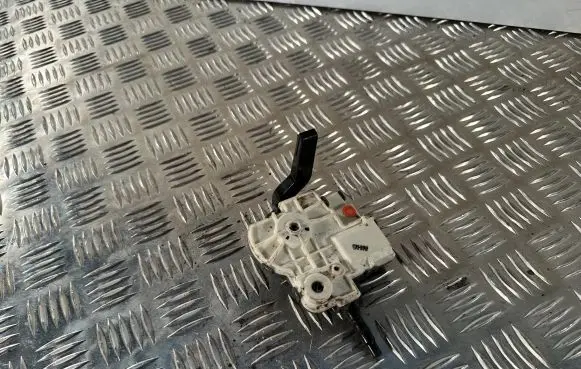 Lexus UX Sensor