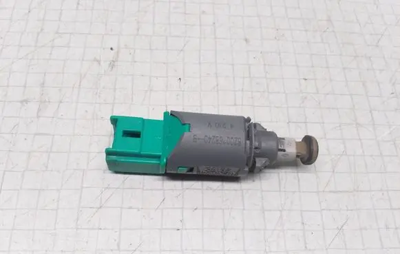 Clutch pedal sensor