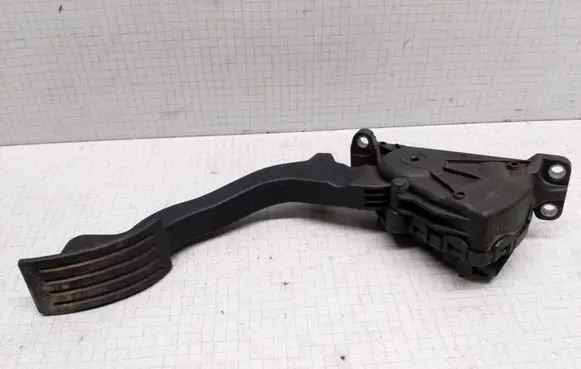 Ford Focus C-MAX Accelerator throttle pedal 3M519F836AF 6PV00864110