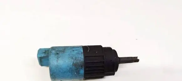 Volvo S40, V40 Windscreen/windshield washer pump 