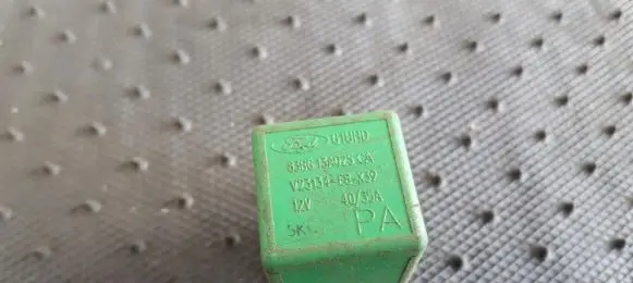 Ford Escort Other relay 83BG13A025CA V23134-E8-X39