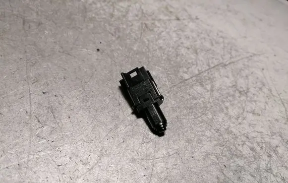 Mercedes-Benz S W221 Interior temperature sensor A2218300672 2218300672