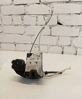 KIA Sportage Front door lock 813201F010 AL10152