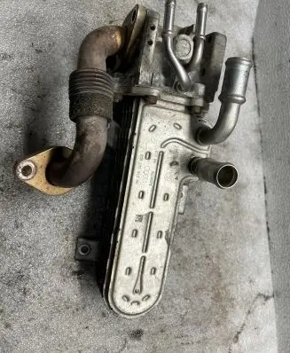 Skoda Octavia Mk2 (1Z) EGR valve cooler 038131513AD