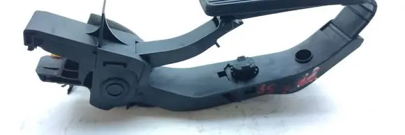 Mercedes-Benz E W211 Accelerator throttle pedal A2113010001