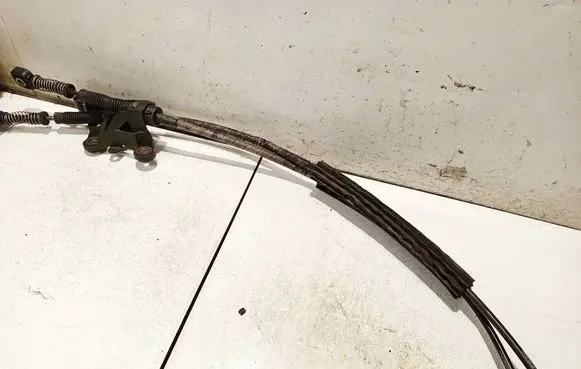 Volkswagen Polo IV 9N3 Gear shift cable linkage 6q0711266ae