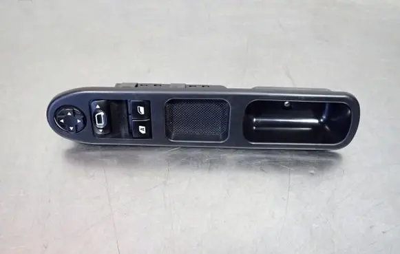 Peugeot 207 Central console control unit 