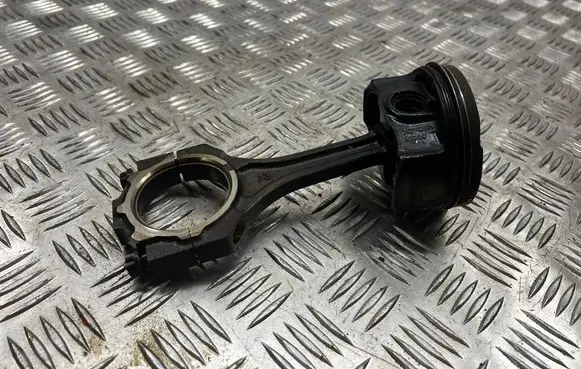 Lexus GS 300 350 430 450H Piston with connecting rod 31050