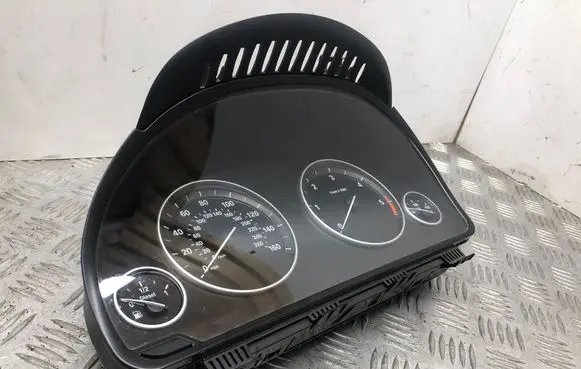 BMW 5 F10 F11 Speedometer (instrument cluster) 925559101 2000112949 25811511