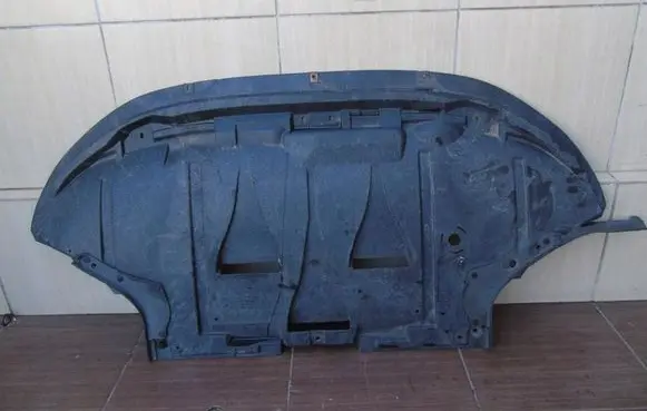 Audi A6 S6 C5 4B Engine splash shield/under tray 4B0805885