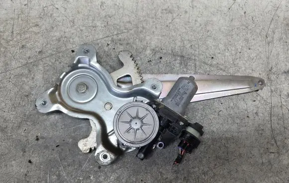 Mitsubishi L200 Rear door window regulator with motor