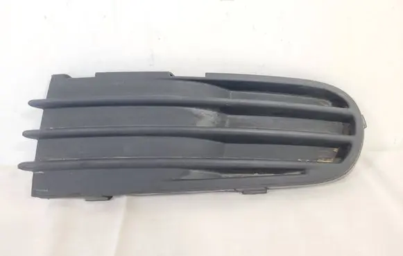 Volvo V50 Front bumper lower grill 30657009