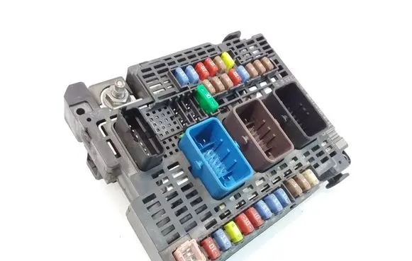 Peugeot 508 Fuse module 9810719280 9674917380 027220912