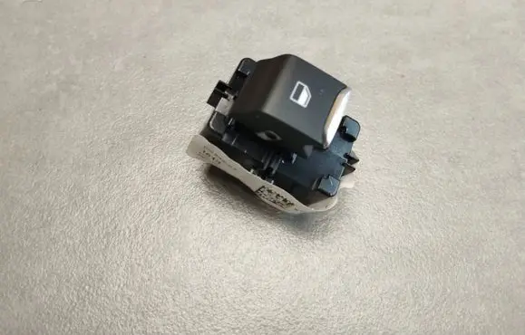 Volkswagen Amarok II Electric power window relay N1XT14529BAW DP230111 VNAT14529BAW