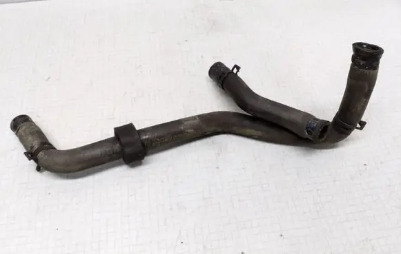 Volkswagen PASSAT B5.5 Engine coolant pipe/hose 038121086L