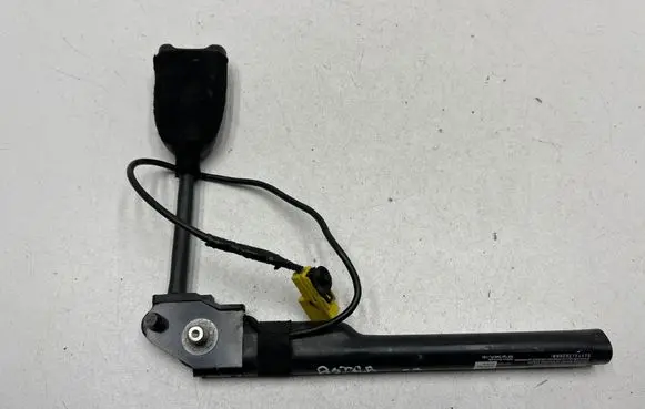 Opel Astra J Front seatbelt buckle 13367543 365554265