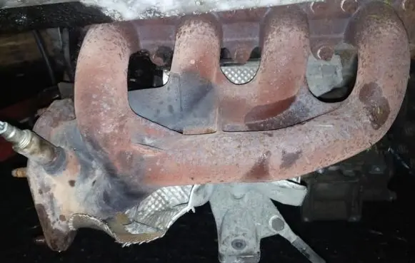 Audi A4 S4 B5 8D Exhaust manifold 058253035A