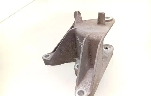 Opel Zafira C Gearbox mounting bracket 13248664