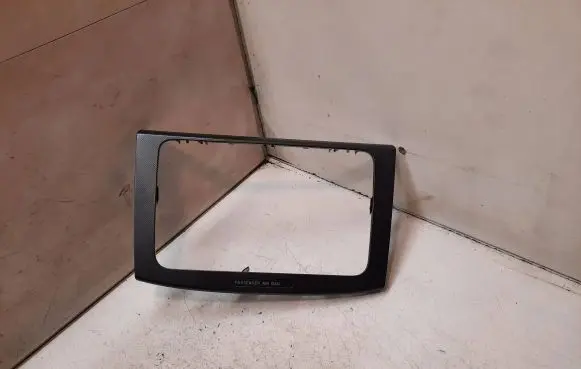 Radio/GPS head unit trim