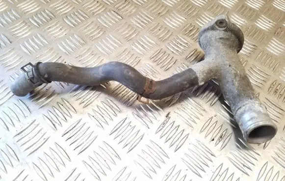 Toyota RAV 4 (XA20) Engine coolant pipe/hose