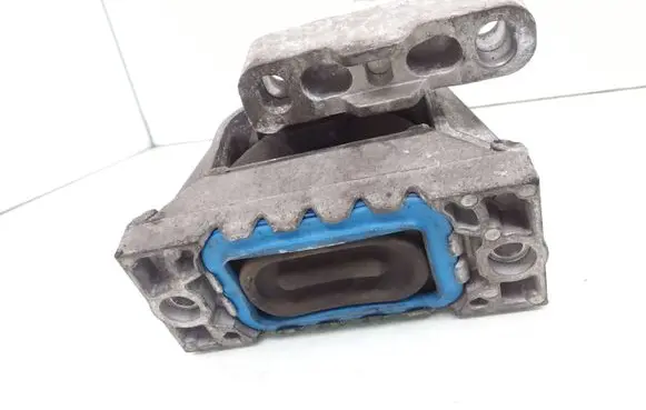 Engine mount bracket