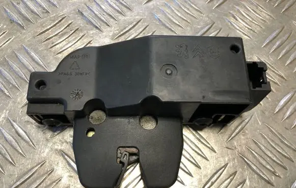 Peugeot 607 Tailgate/trunk/boot lock/catch/latch 9653831780
