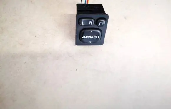 Wing mirror switch