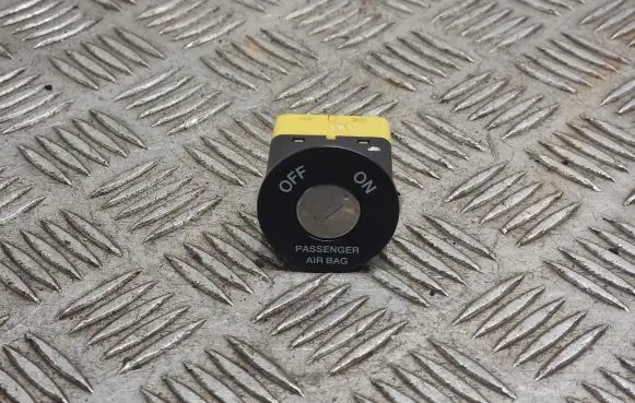 KIA Sorento Passenger airbag on/off switch 