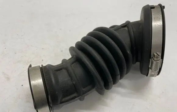 Opel Insignia B Intercooler hose/pipe 84120196
