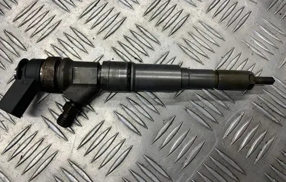 BMW 3 E90 E91 Fuel injector 0445110216