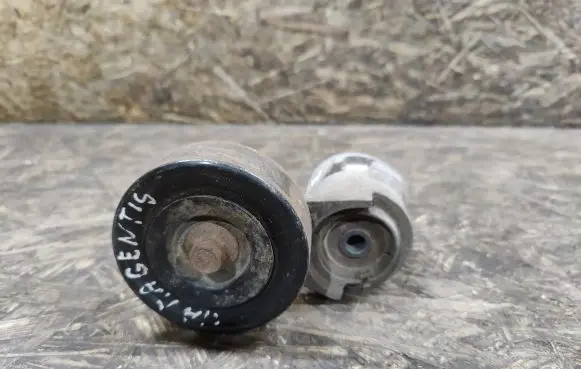 KIA Magentis Generator/alternator belt tensioner
