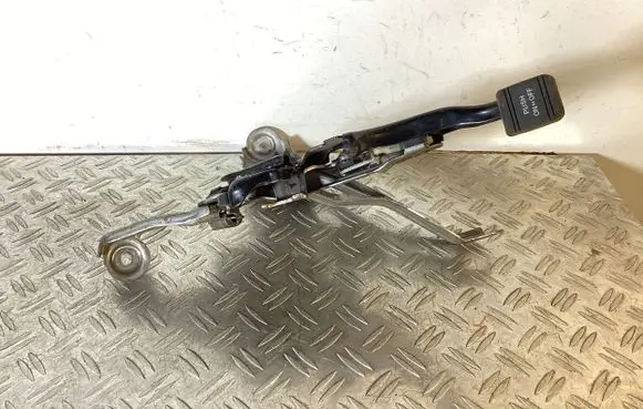Lexus RC Handbrake/parking brake lever assembly