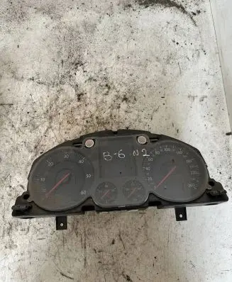 Volkswagen PASSAT B6 Speedometer (instrument cluster) 3C0920870Q