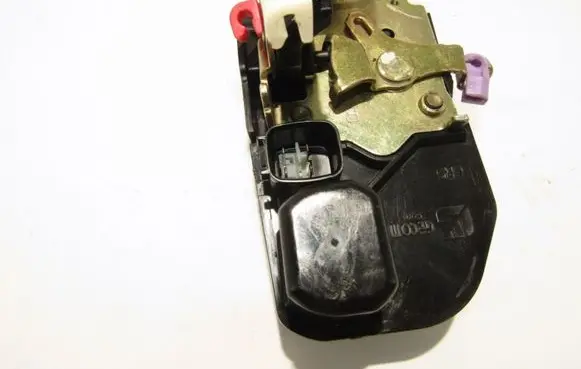 Chrysler PT Cruiser Front door lock