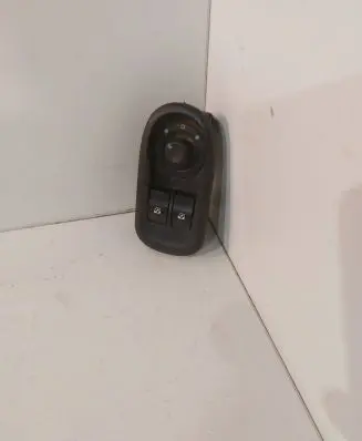 Renault Kangoo II Electric window control switch 1007479