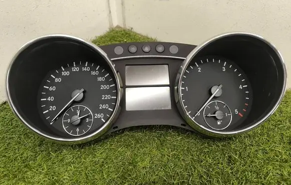 Mercedes-Benz R W251 Speedometer (instrument cluster) A2514401211 A2C53240801