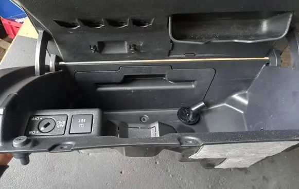 Volkswagen Cross Polo Glove box 6R1857101 6R1857097