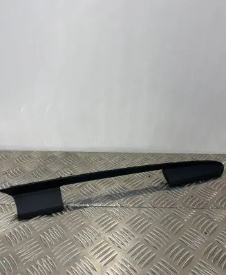 Dashboard glove box trim
