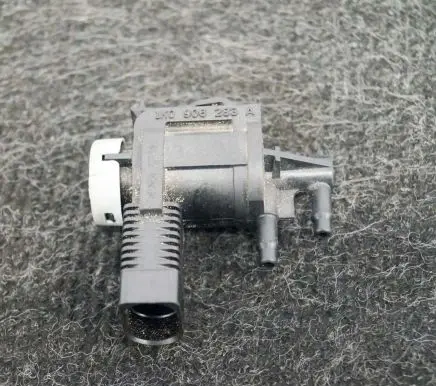 Audi A5 8T 8F Turbo solenoid valve 1K0906283A