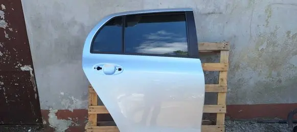 Toyota Yaris Rear door