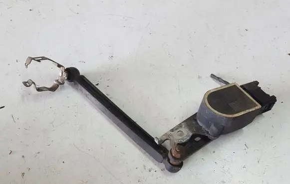 Headlight/headlamp level sensor
